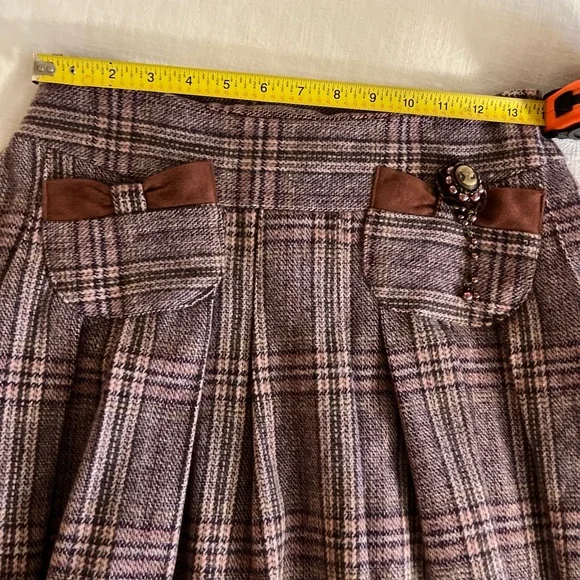 Italian vintage pleated plaid wool midi skirt with Victorian brooch M - Picture 7 of 8